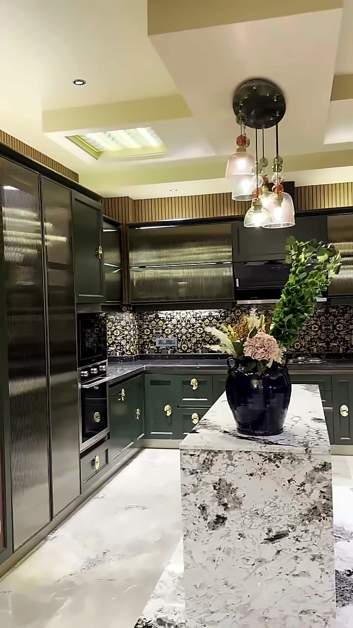 Residential Building in DLF Phase 4, Gurgaon — 4