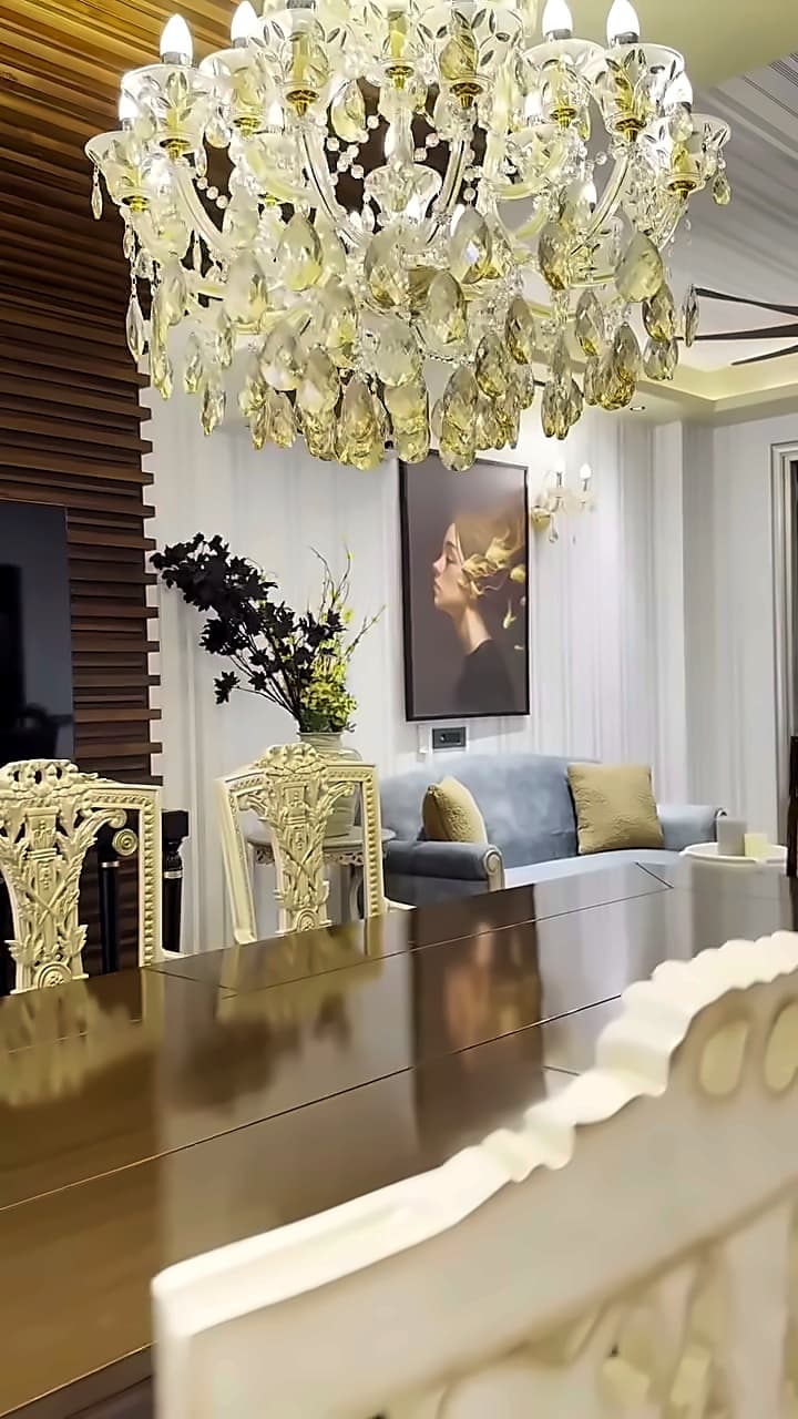 Residential Building in DLF Phase 4, Gurgaon — 9